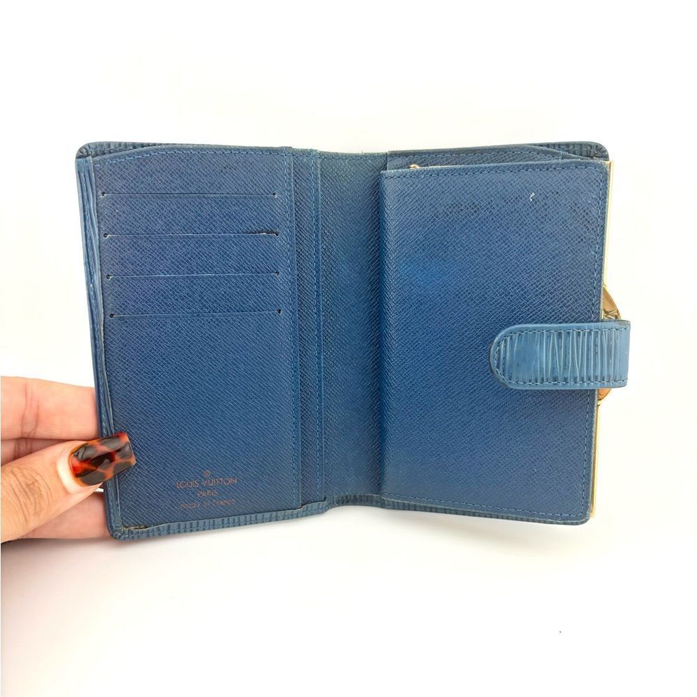 Louis Vuitton Blue Epi Leather Kisslock Wallet w/ Dust bag - Good Used Condition - Picture 5 of 11